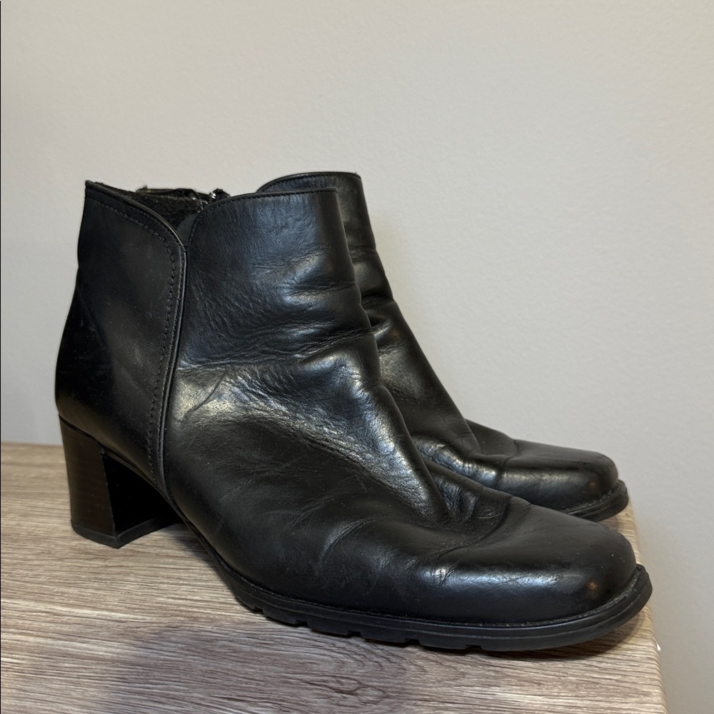 SANTANA CANADA | Women's Leather Heeled Boots size 7 - Picture 2 of 9